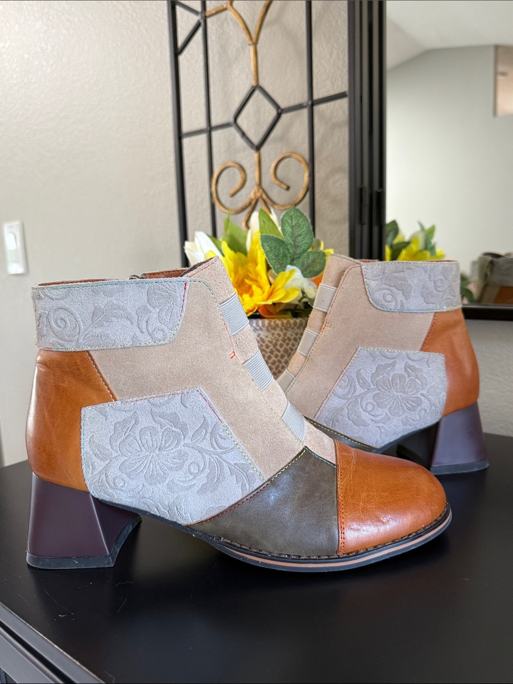 L'ARTISTE Copine Leather Ankle Boot